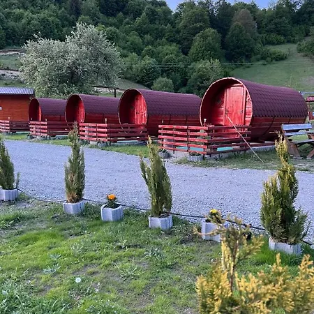 Casuta Butoi Din Lemn Campsite