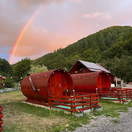 Casuta Butoi Din Lemn Campsite *