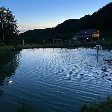 Campsite Casuta Butoi Din Lemn